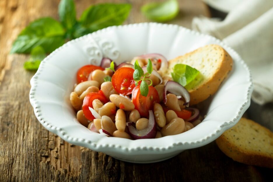 豆とトマトのサラダレシピのイメージ画像